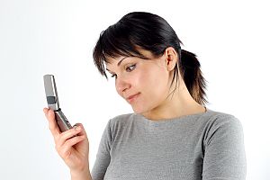 woman-texting